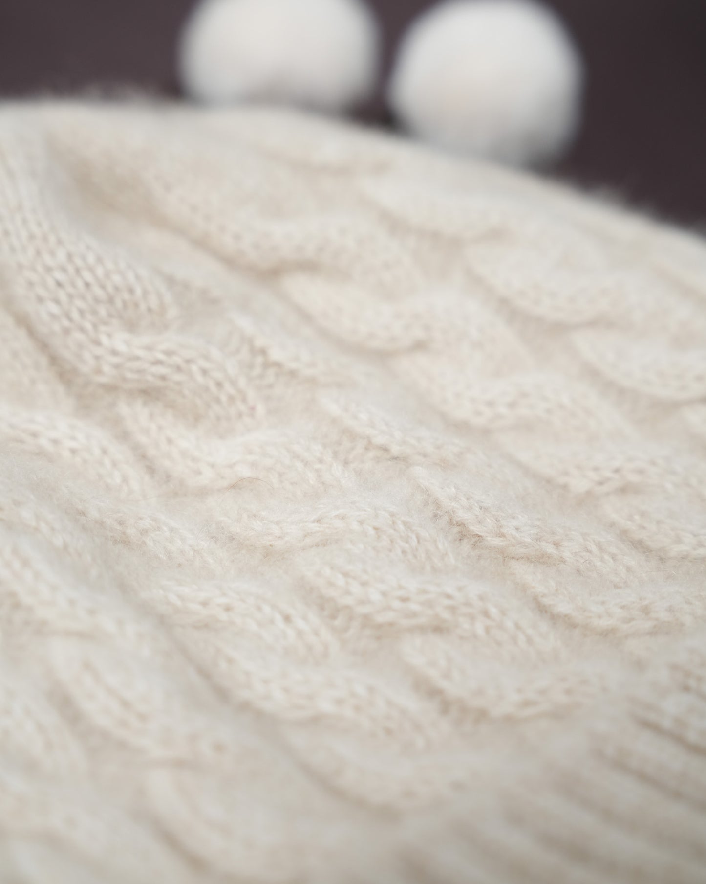 Baby bonnet made from 100% cashmere